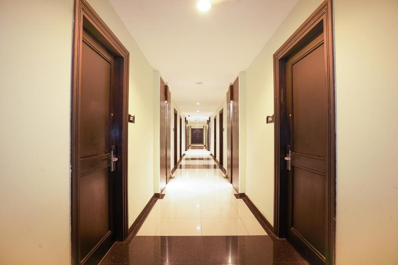Oyo 197 Prime Royal Hotel Kapasari エクステリア 写真