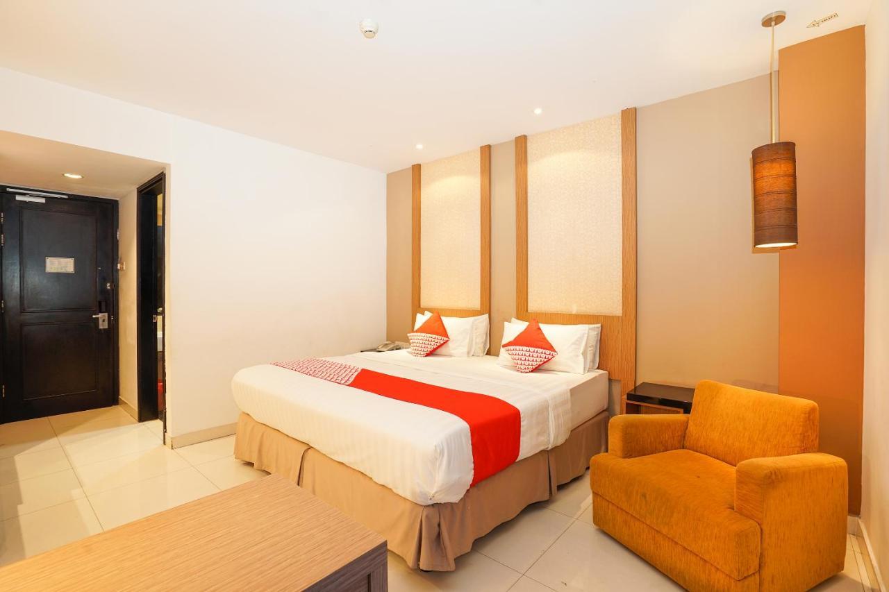 Oyo 197 Prime Royal Hotel Kapasari エクステリア 写真