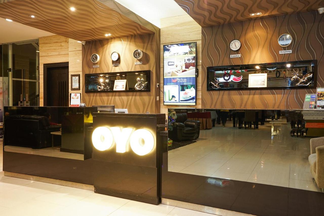 Oyo 197 Prime Royal Hotel Kapasari エクステリア 写真