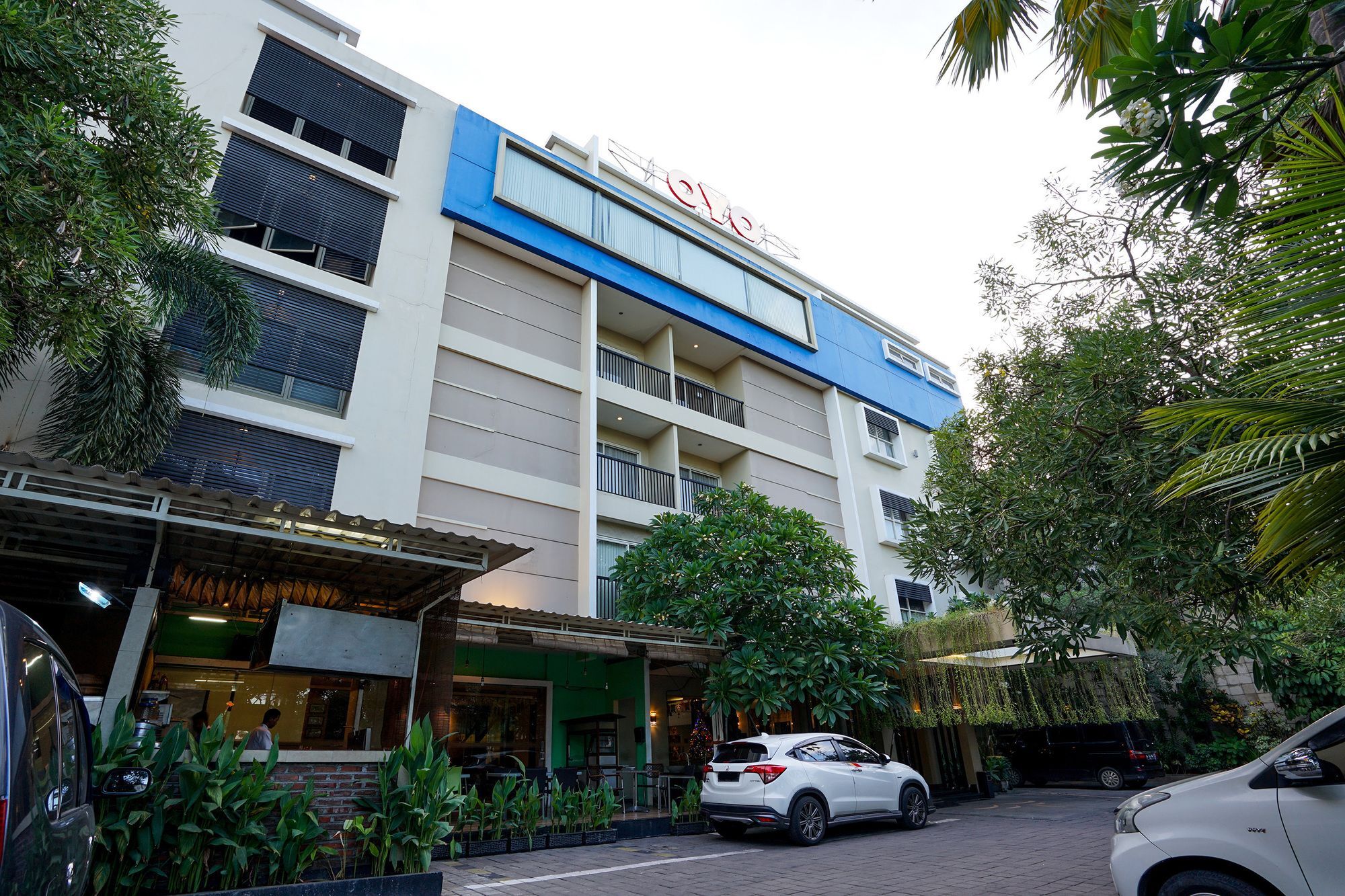 Oyo 197 Prime Royal Hotel Kapasari エクステリア 写真